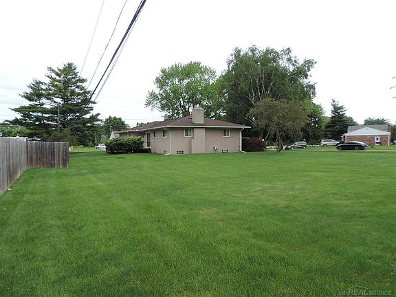 3rd image of 38311 Fernhill Ct