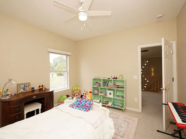 1534 Glenlake Cir — Photo 36