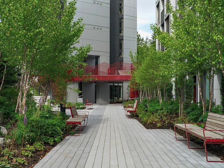 9516 University Cres — Photo 39