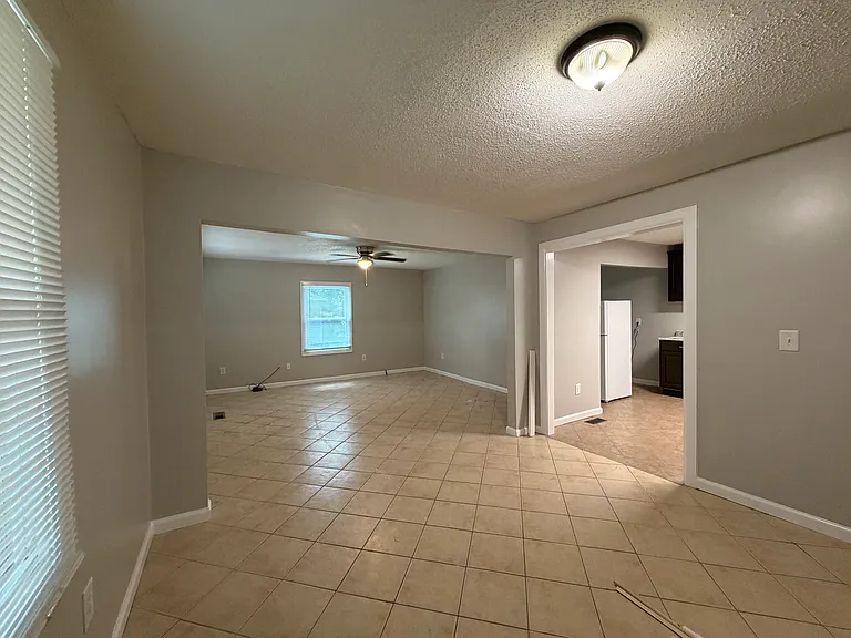 769 Mary Ln — Photo 3