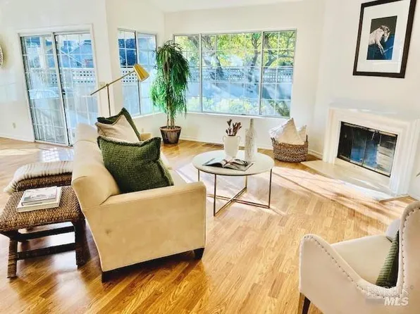 82 Valley Club Circle, Napa, CA 94558