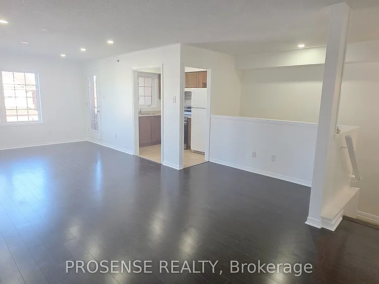 9699 Jane St #13 — Photo 8