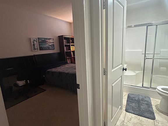 3rd image of 2353 Wander St