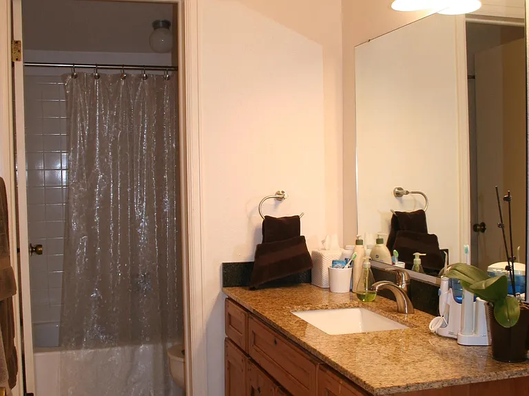 1570 Greenbriar Blvd — Photo 10