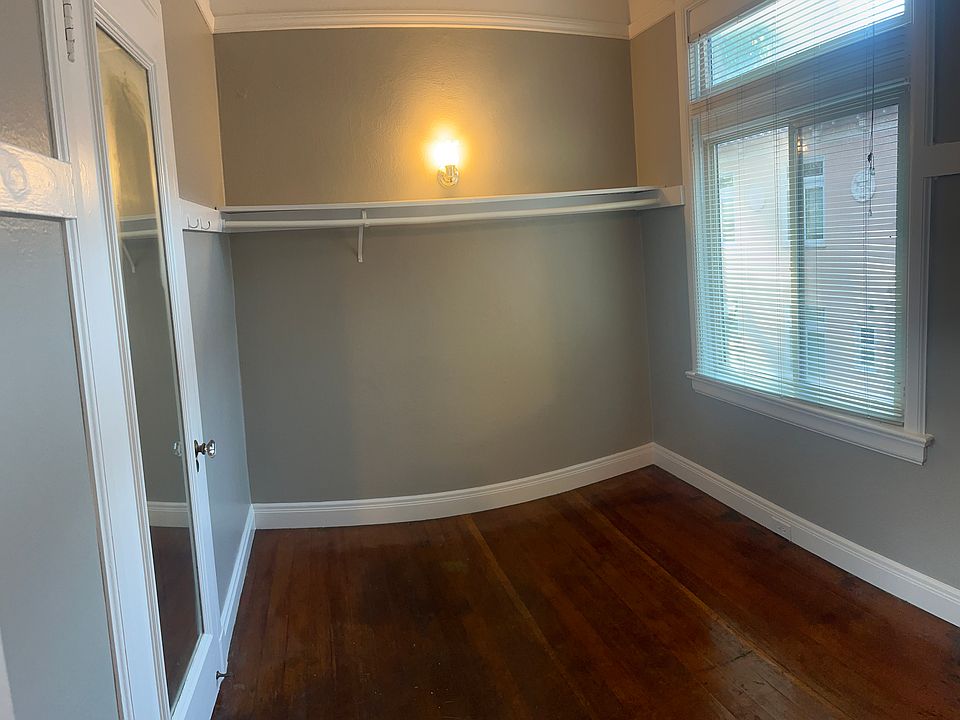 Spacious Closet / Bonus Room