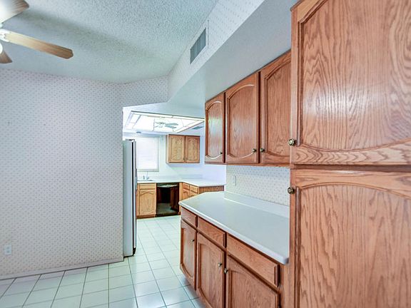 5th image of 2000 Leisure World