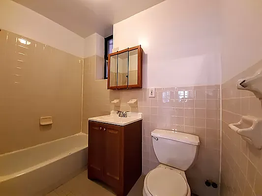 Rented by Friedman Mayer, LREB | media 14