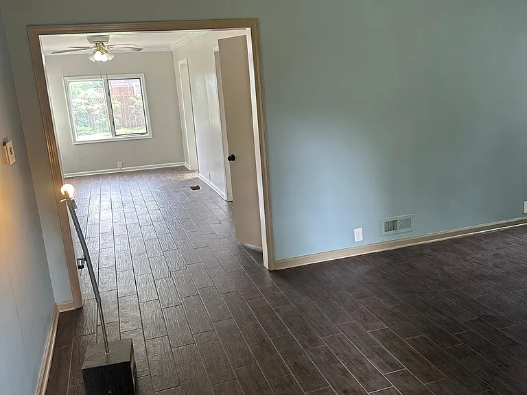 5747 Norwaldo Ave — Photo 6