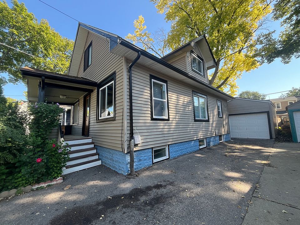 2nd image of 404 Bangs St