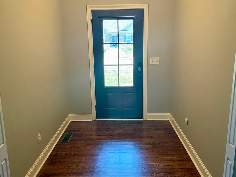 2651 Royal Ct — Photo 2