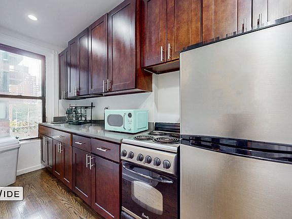 4th image of 304 E 62nd St #1/18