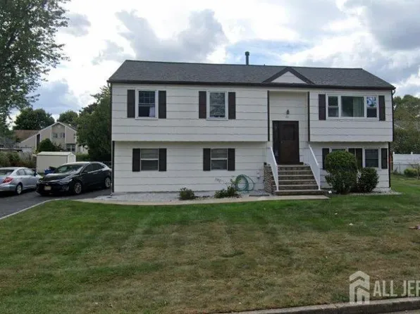 28 O Loughlin Dr, South Plainfield, NJ 07080