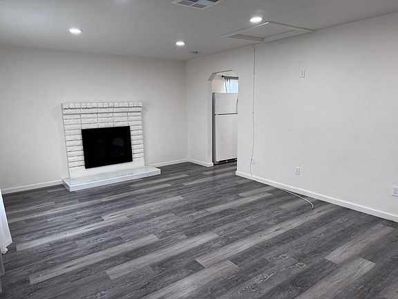 2nd image of 25547 Lane St