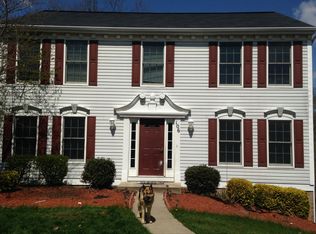 106 Oak Moss Dr, Coraopolis, PA 15108