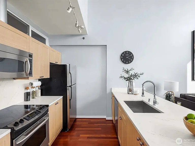2717 Western Ave #1120 — Photo 12