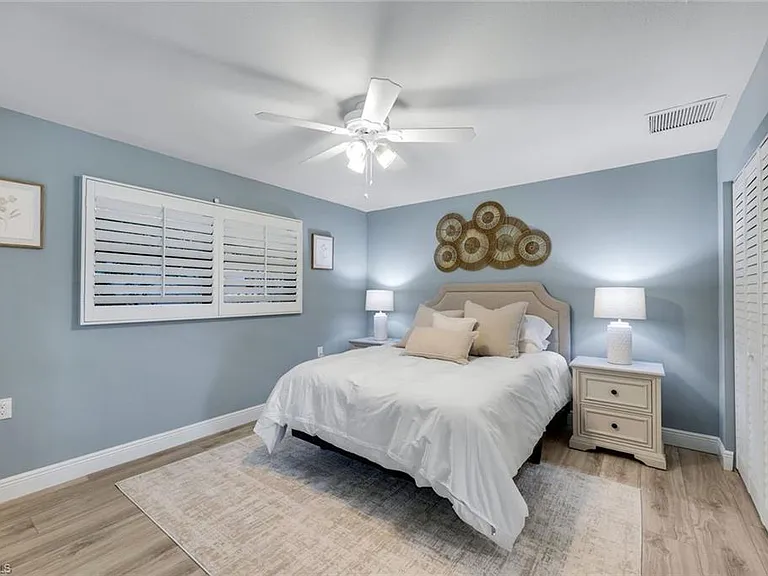 517 Parkwood Ln — Photo 15
