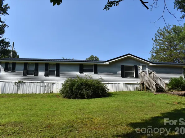 69 Woodmont Dr, Nebo, NC 28761