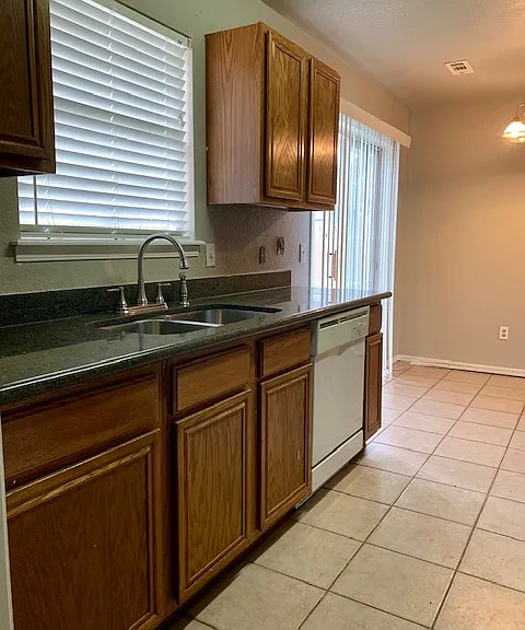 3577 Hemlock Pl — Photo 6