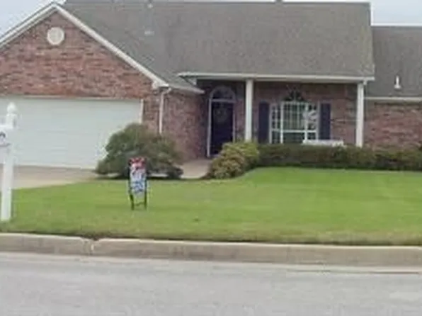 301 Savannah Dr, Jonesboro, AR 72404