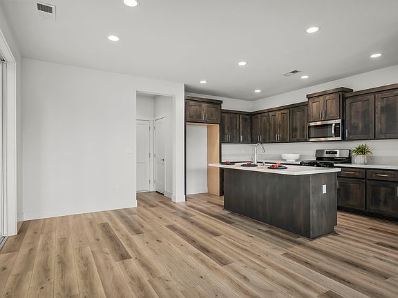 4th image of 1262 Little Lane St