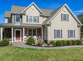 196 Sunset Rd, Skillman, NJ 08558