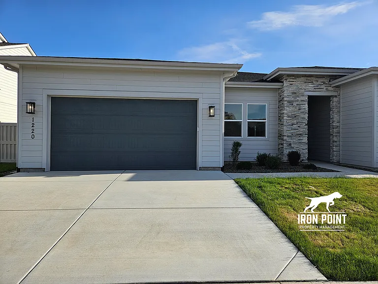1220 W Grassland St — Photo 5