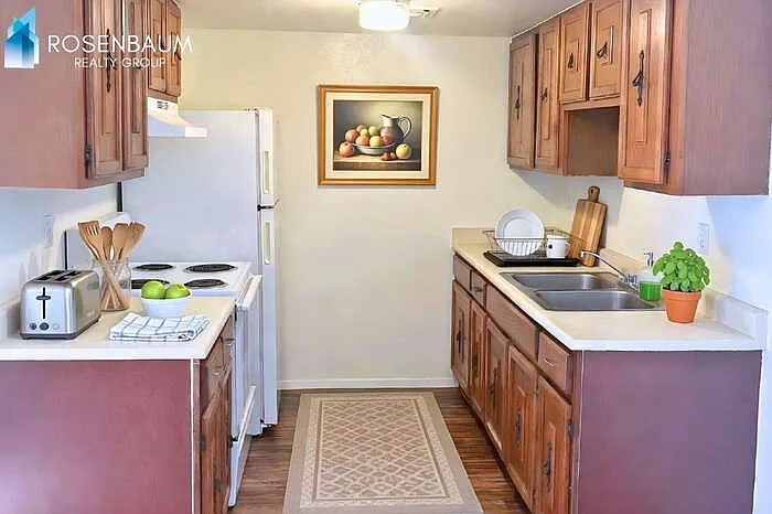 2625 N Alvernon Way #B2 — Photo 8