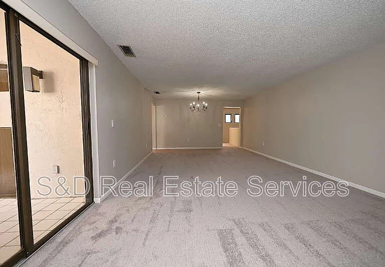 1808 Village Ct — Photo 17
