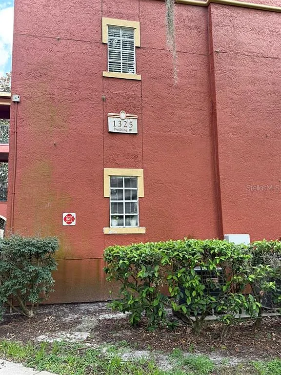 1 bed, 1.0 bath, 837 sqft, $1,350 — Photo 1