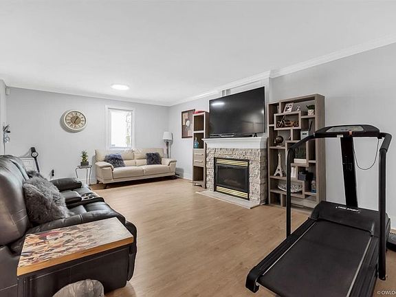 2nd image of 7833 Saint Albans Rd #9