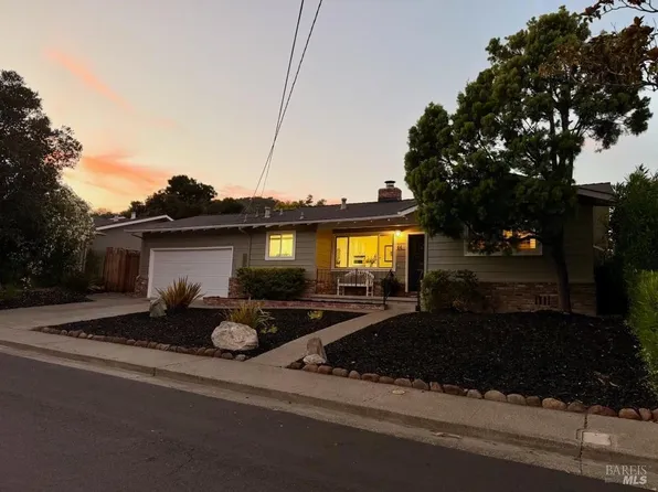 44 Robinhood Drive, San Rafael, CA 94901