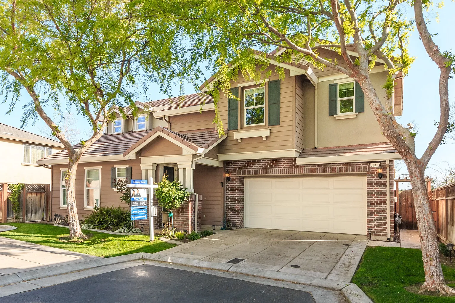 323 W Las Brisas Dr photo 1