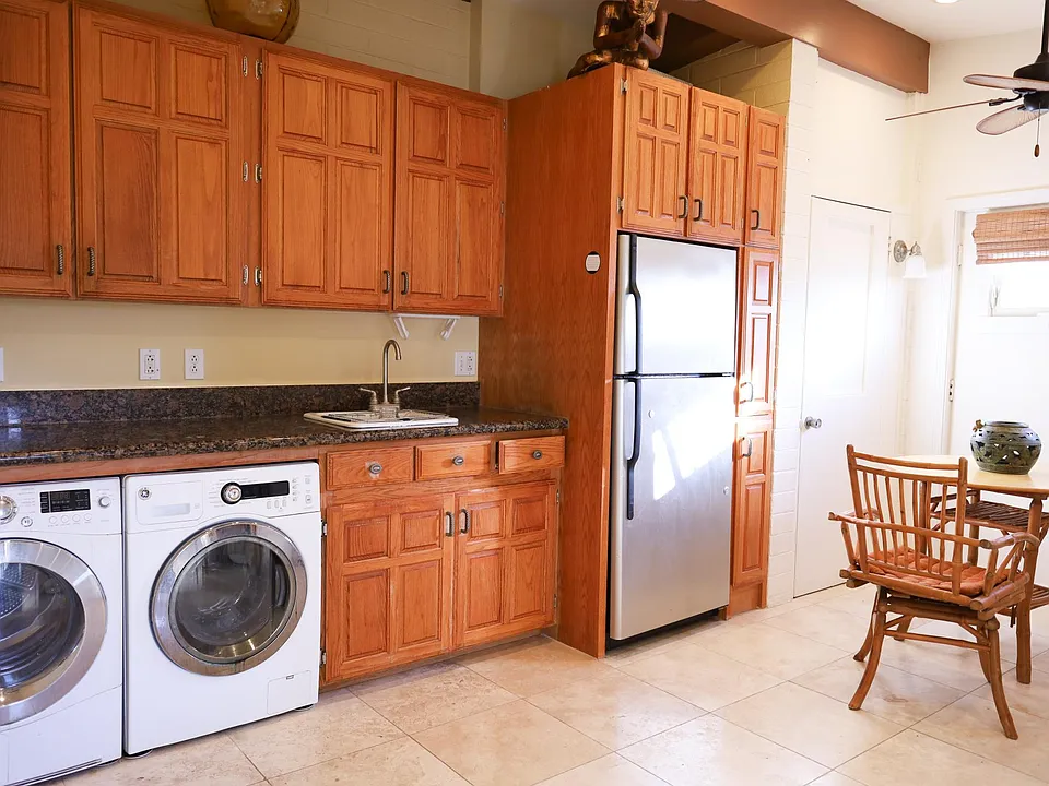 593 Poipu Dr