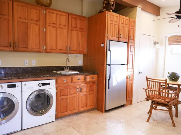593 Poipu Dr, Honolulu, HI 96825