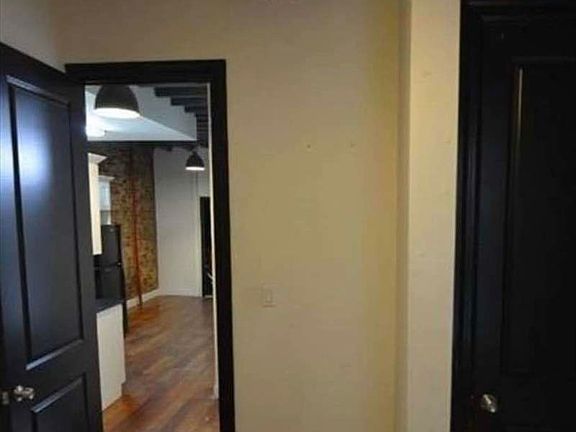 3rd image of 289A Monroe St #1F