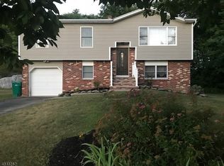 6 Carol Dr, Vernon Twp, NJ 07418