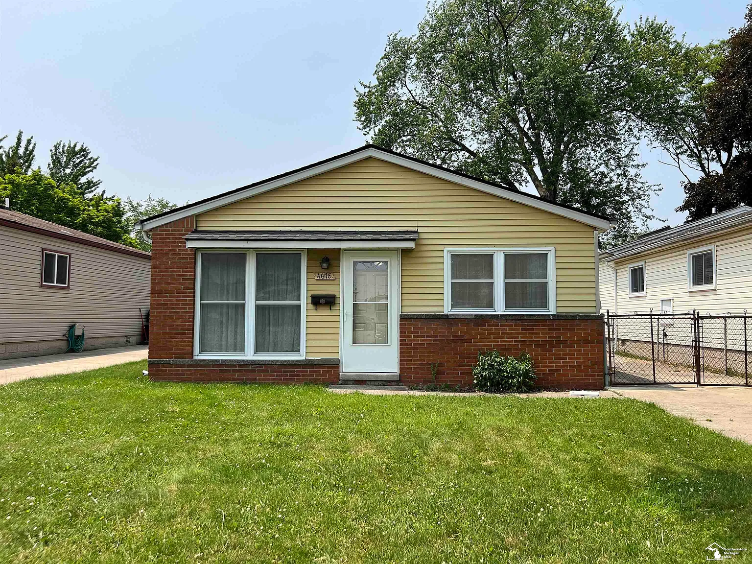 4678 Culver St photo 1