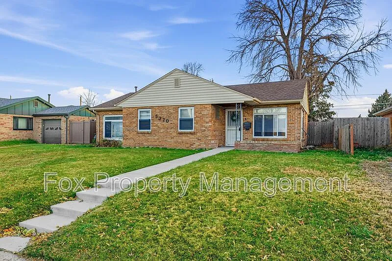 5320 E Thrill Pl