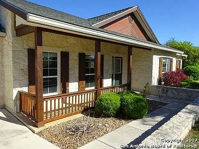 2nd image of 475 Oak Hills Dr
