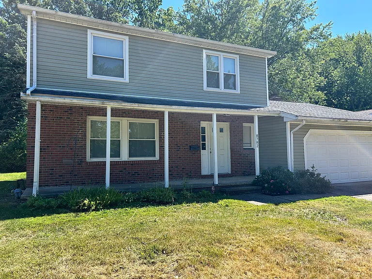8782 Pinewood Ct — Photo 1