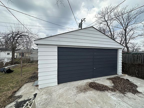 4th image of 20135 Ilene St