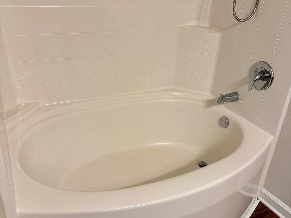2nd image of 46935 Cameo Ln