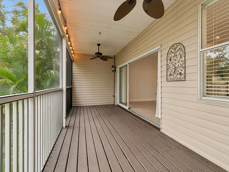 2nd floor screened lanai