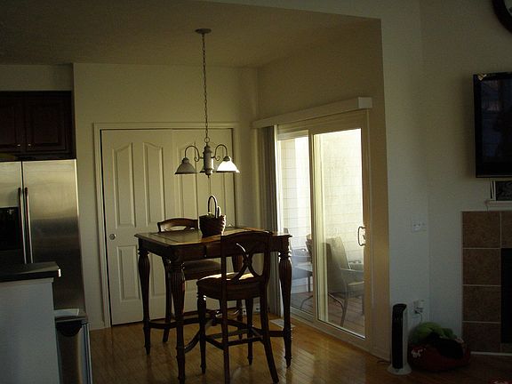 Breakfast Area & deck