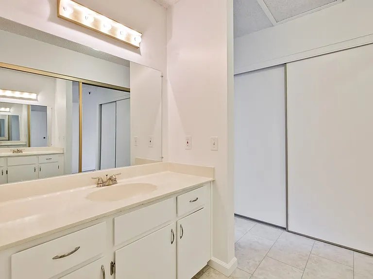 49 Showers Dr #F436 — Photo 30