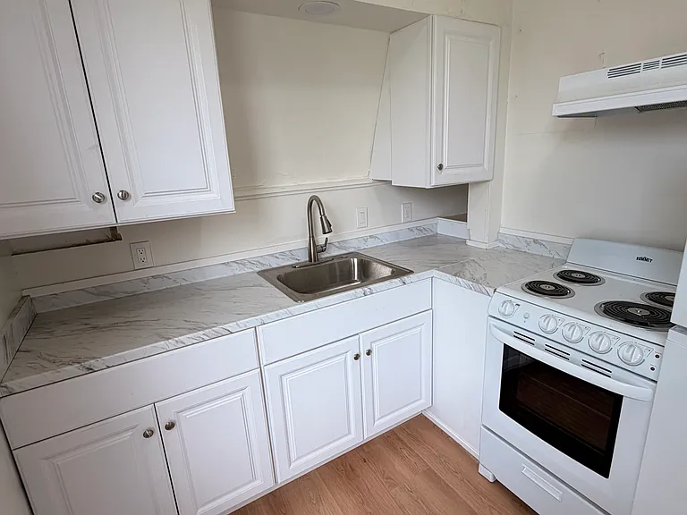 901 Georgia St #5 — Photo 2