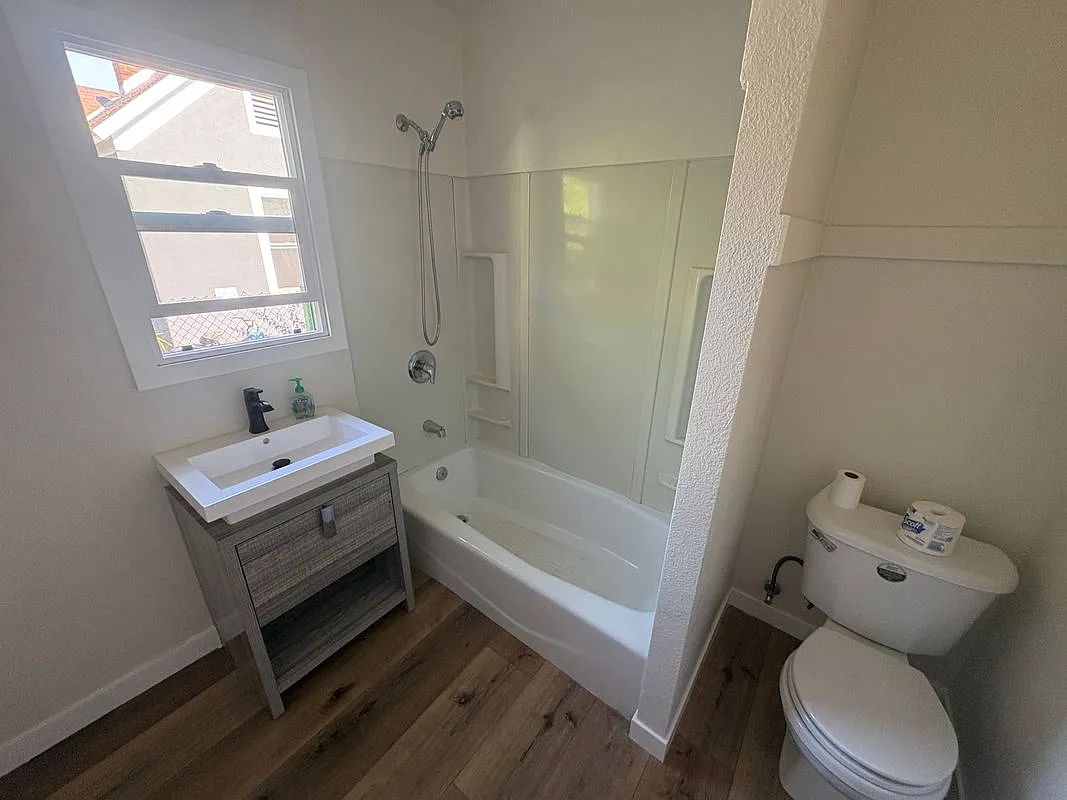 2 bed, 1.0 bath, 616 sqft, $2,600 — Photo 3