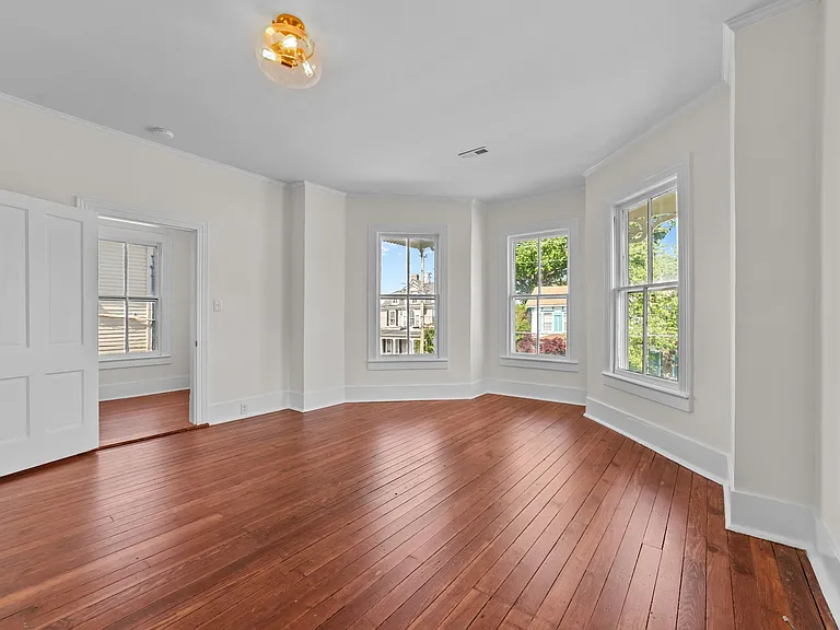 325 N Market St — Photo 21