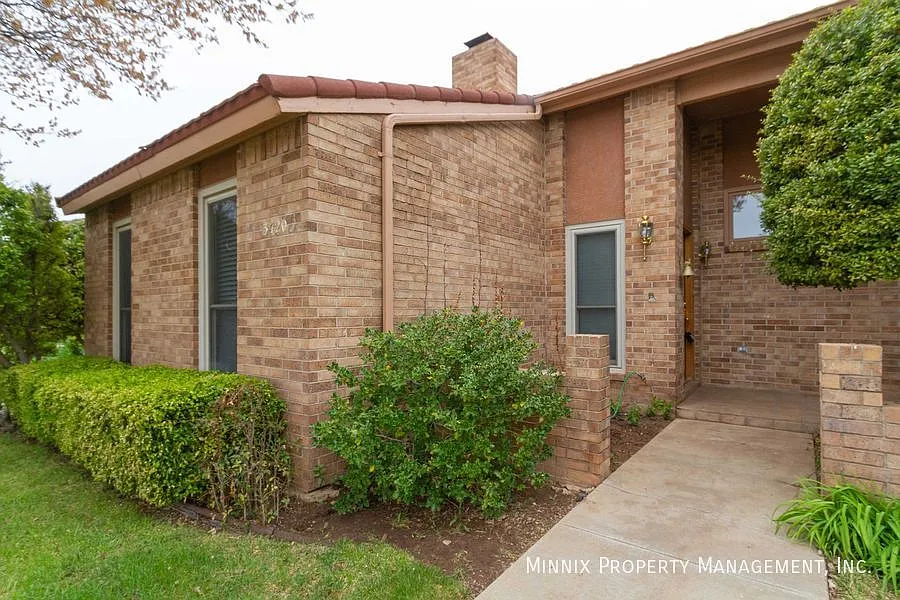 3420 Sleepy Hollow Blvd. — Photo 2