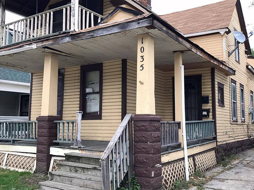 1st image of 1035 E 72nd St